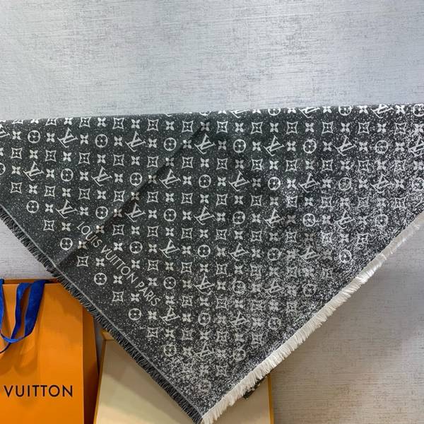 Louis Vuitton Scarf LVC00481